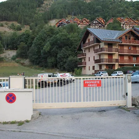 Apartment 4 Pers, Balcon, Parking Collectif *